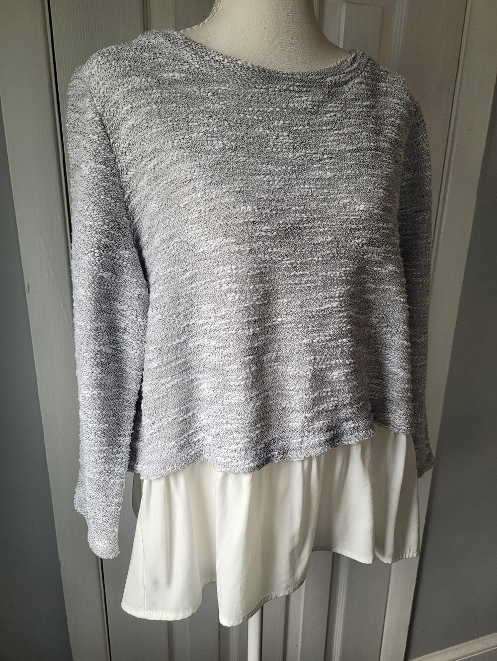 Postmark by Anthropologie Gray Bouclé Mixed Media Sweater Large Tie Back